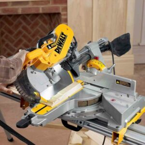 DeWalt DWS780 305 mm Sliding Compound Mitre Saw