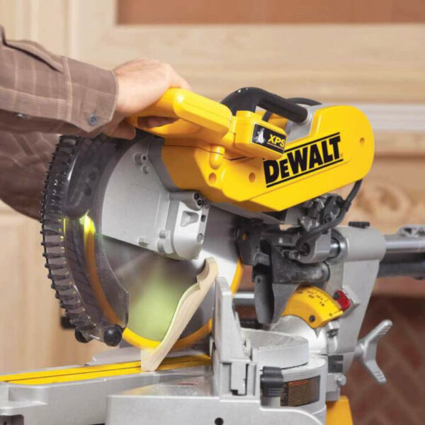 DeWalt DWS780 305 mm Sliding Compound Mitre Saw